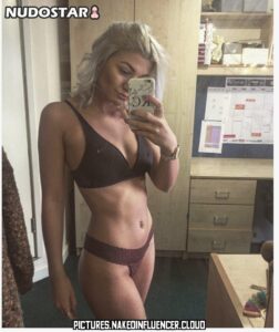 Kaya Corbridge Medium Ass Influencer Sexy Slim Body
