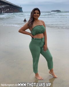 Dianaalvaradx Brown Hair American Big Breasts Thick Straight