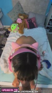 Emilykbabe Female Onlyfans Huge Breasts Bisexual Teen