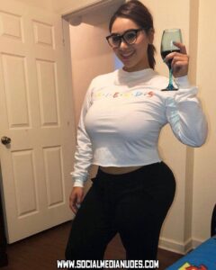 Esmeralda Coronado Female Milf Thick Milf Bisexual Thick