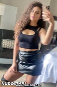 Samantha Irvin Curvy Body Brown Hair Singer Brown Eyes