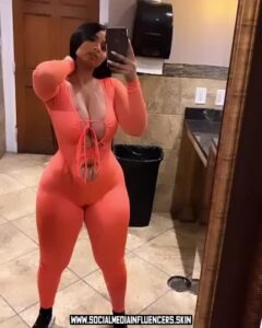 Tanya Ali Busty Girl Crazy Curvy Body Influencer Bisexual